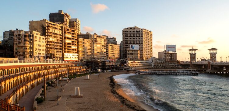 Alejandria-flo-p-unsplash