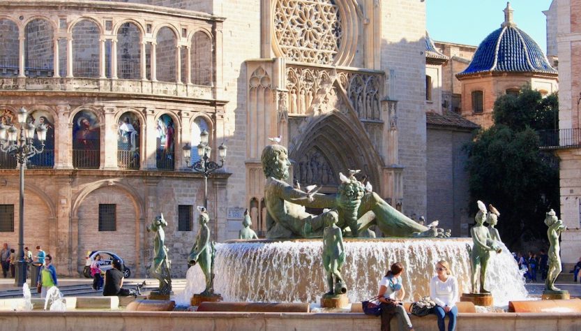 Plaça de la Mare de Déu-Carmen R. Pinos-El viajero global