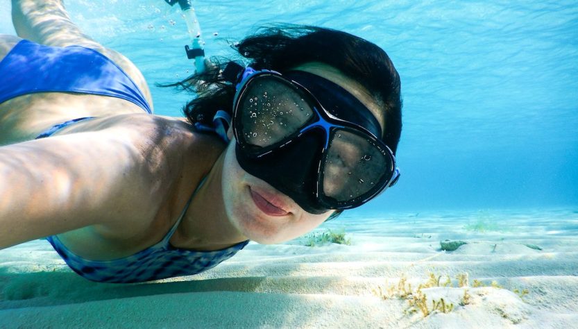 snorkel-analia-ferrario-unsplash
