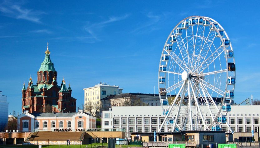 Katajanokka Helsinki desde el mar noria El viajero global