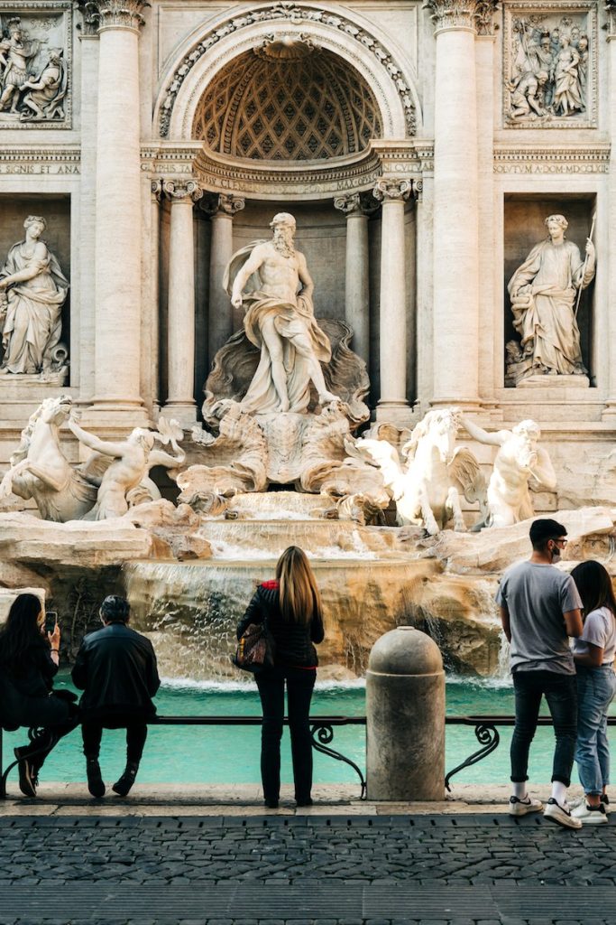 Fontana di Trevi_gabriella-clare-marino-unsplash