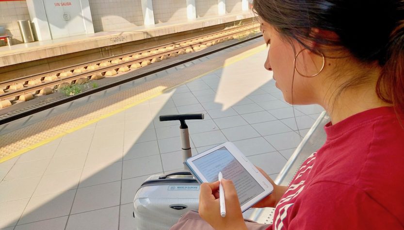 Mujer-equipaje-cabina-el-viajero-global