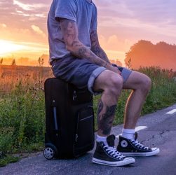 traveler-TheDigitalWay_Pixabay