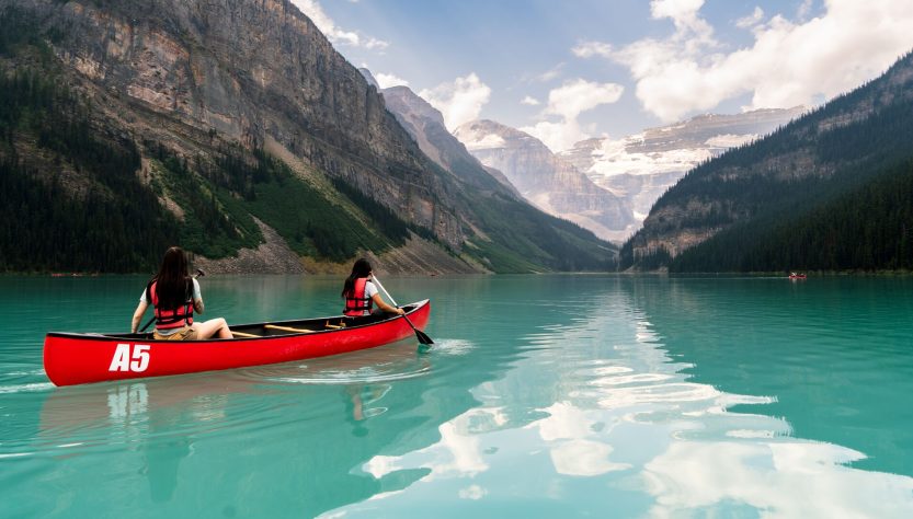 Lake Louise_Canoe_ConorPhelan-Banff Lake Louise Tourism