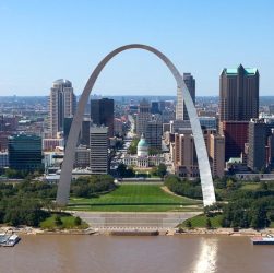 Gateway_Arch_-_St._Louis_-_Missouri_Sam valadi_Wikimedia