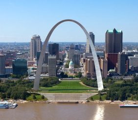 Gateway_Arch_-_St._Louis_-_Missouri_Sam valadi_Wikimedia