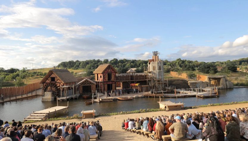 Legend-of-the-Wear-Stage-set-with-Audience