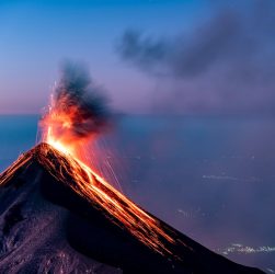 03 Volcán de Fuego_alain-bonnardeaux-unsplash