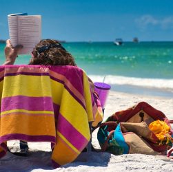 Mujer leyendo_craig-cameron-unsplash